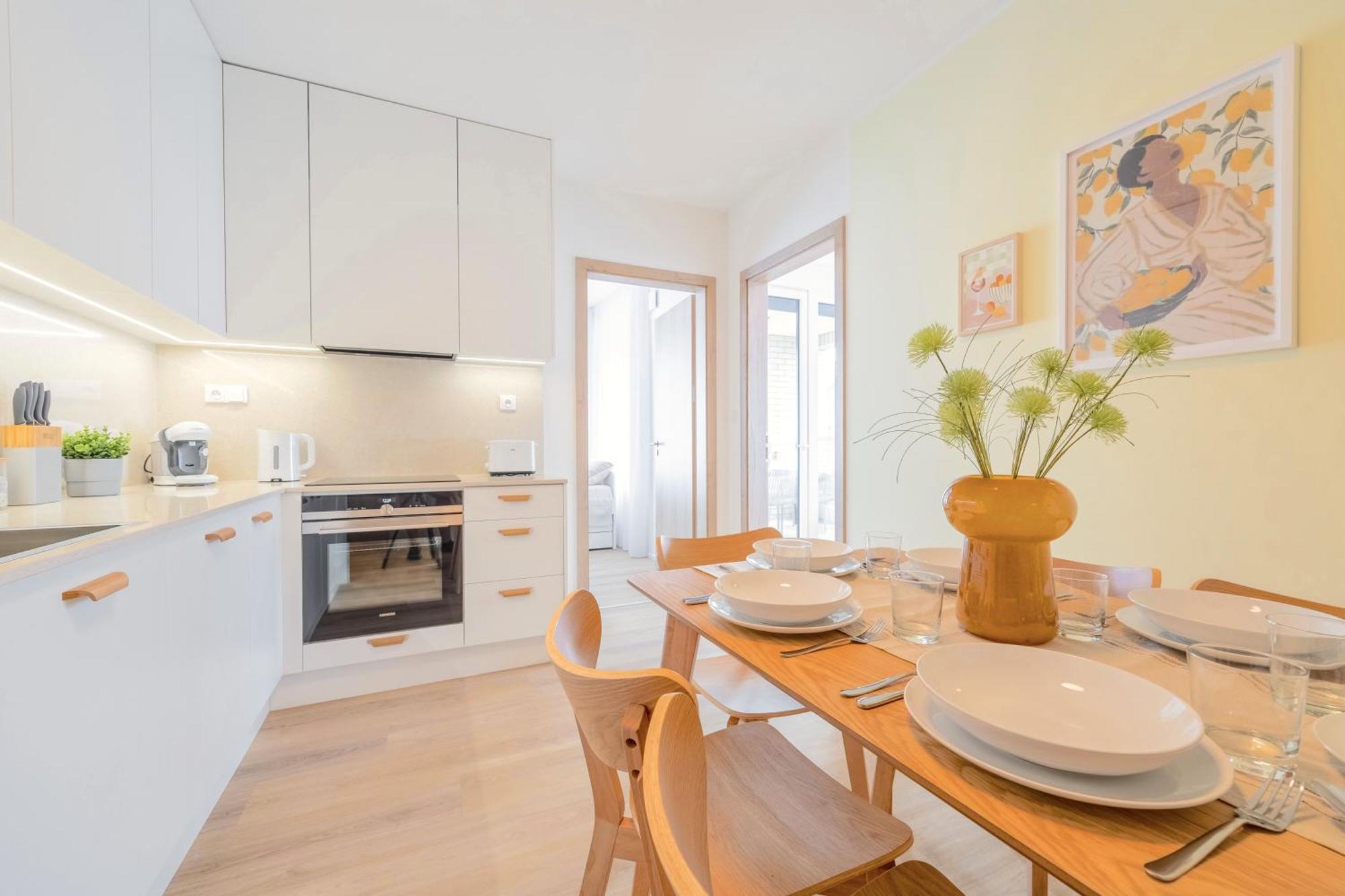 Apartmán Bright 2Br - 4Th Floor, Balcony, Free Parking By Gravity Praha Exteriér fotografie