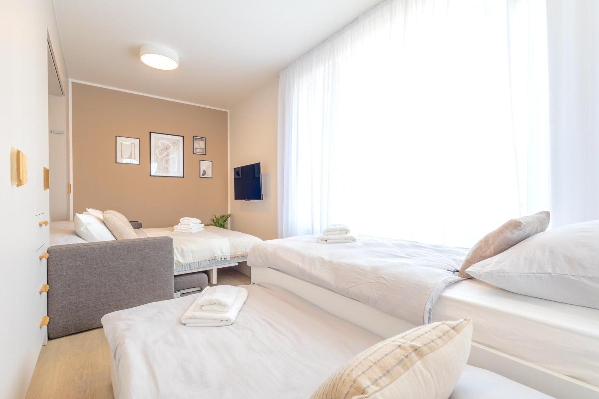 Apartmán Bright 2Br - 4Th Floor, Balcony, Free Parking By Gravity Praha Exteriér fotografie