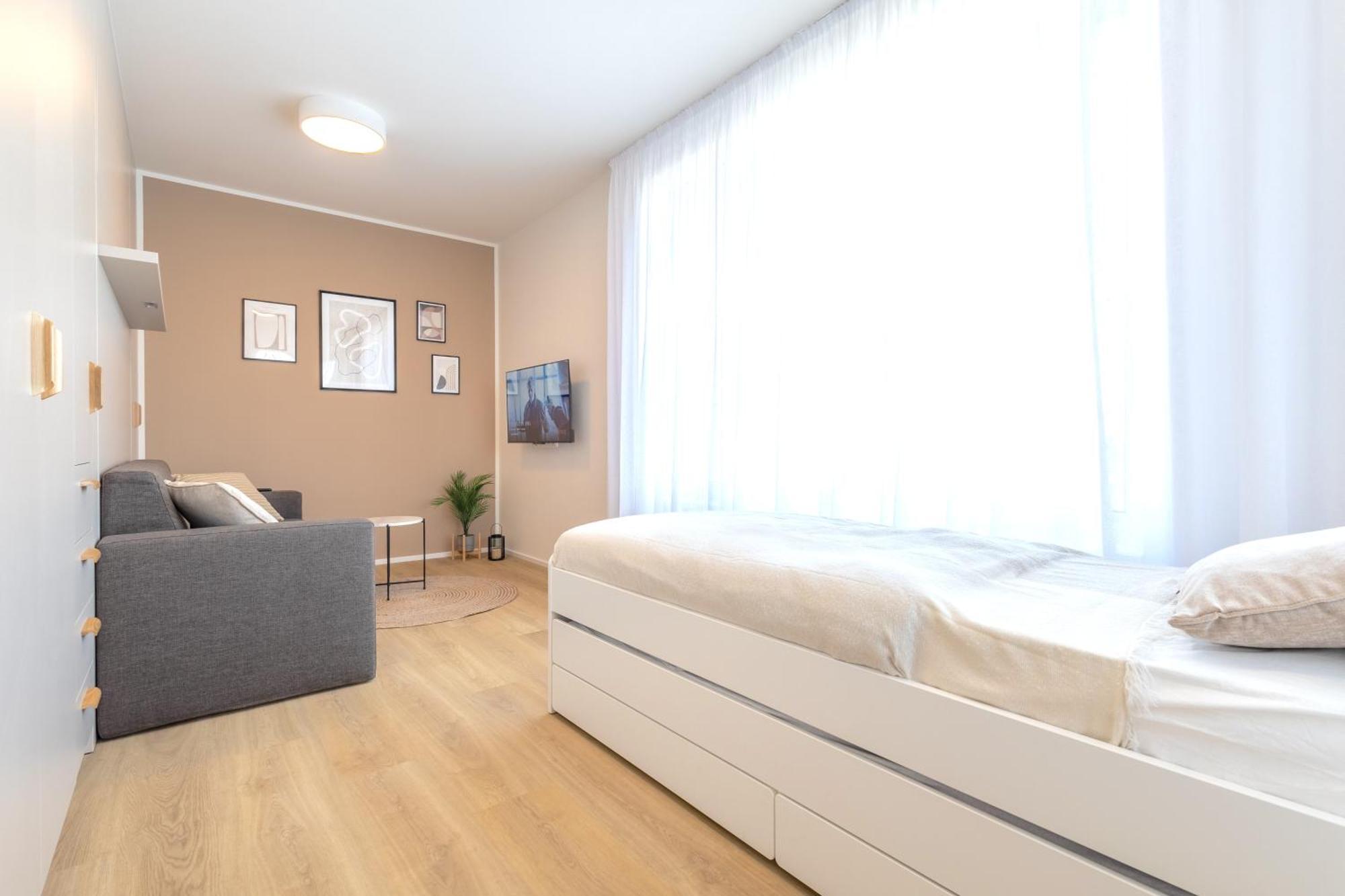 Apartmán Bright 2Br - 4Th Floor, Balcony, Free Parking By Gravity Praha Exteriér fotografie