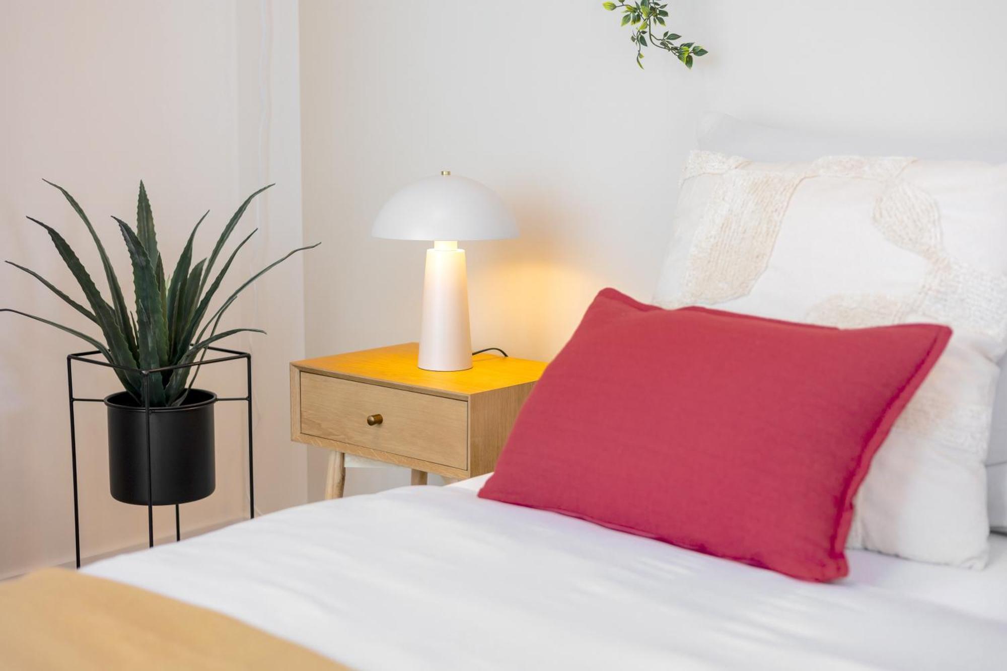 Apartmán Bright 2Br - 4Th Floor, Balcony, Free Parking By Gravity Praha Exteriér fotografie