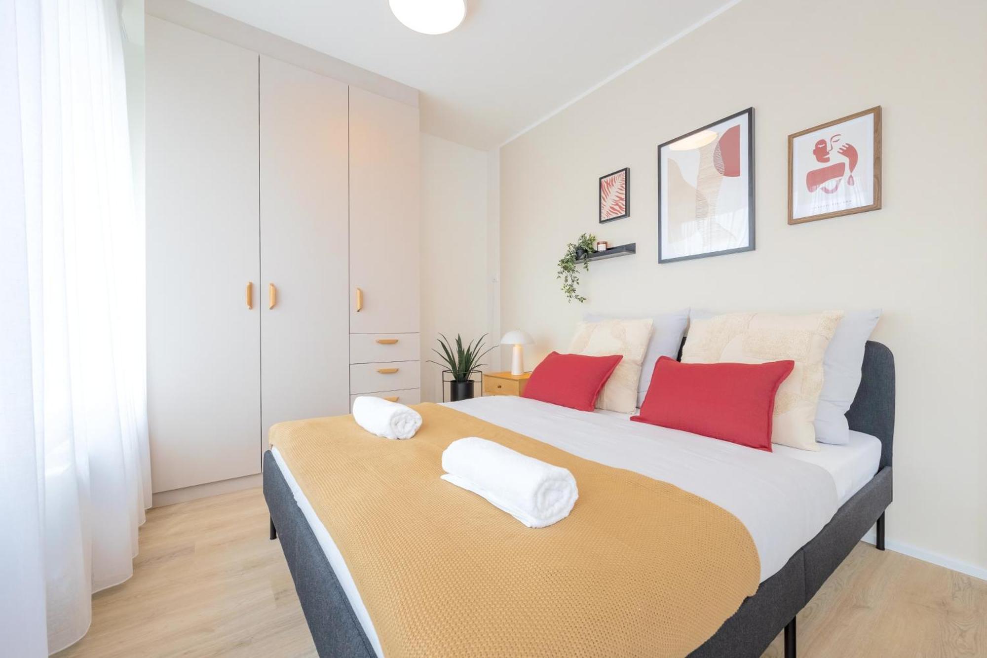 Apartmán Bright 2Br - 4Th Floor, Balcony, Free Parking By Gravity Praha Exteriér fotografie