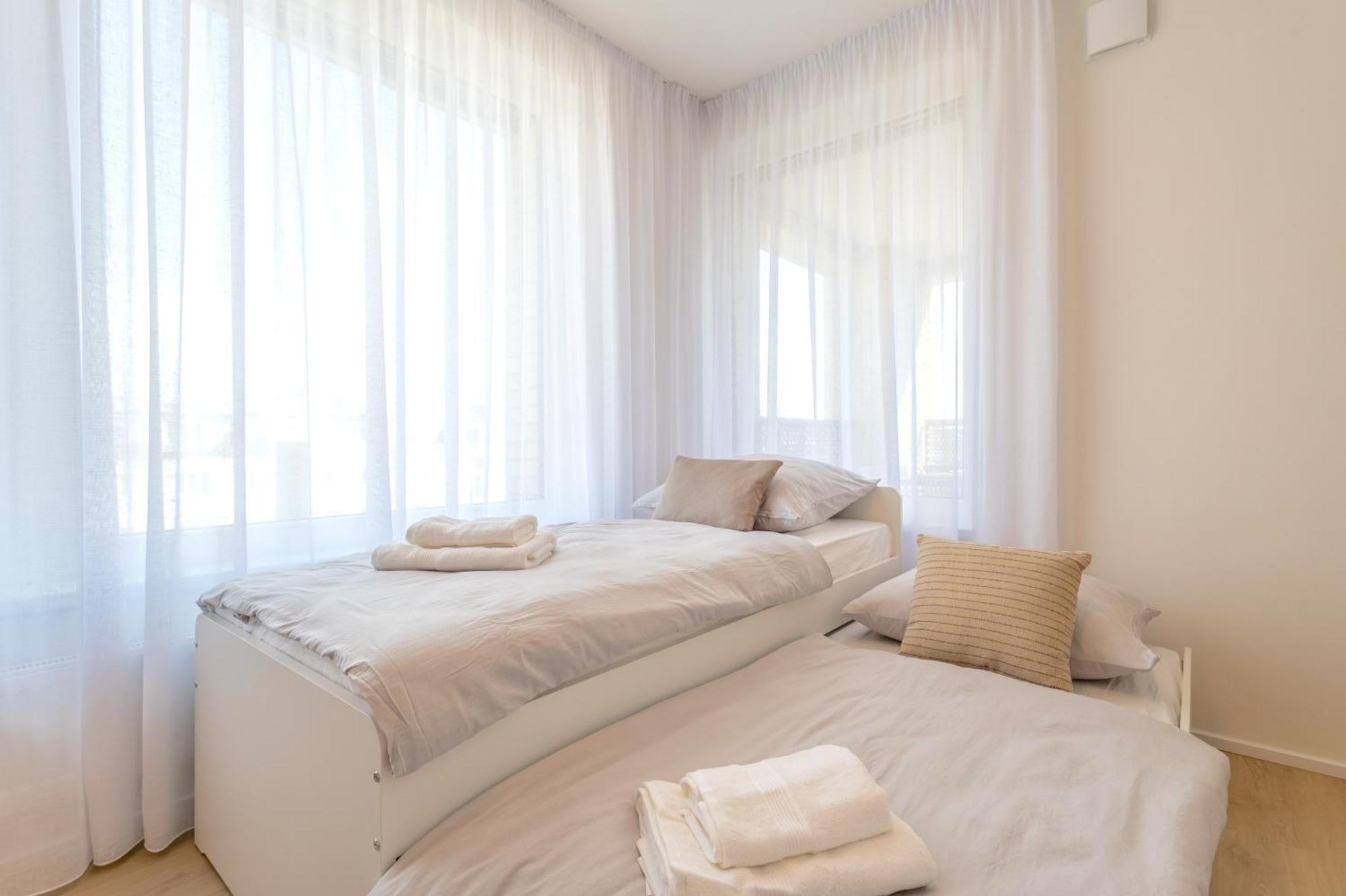 Apartmán Bright 2Br - 4Th Floor, Balcony, Free Parking By Gravity Praha Exteriér fotografie