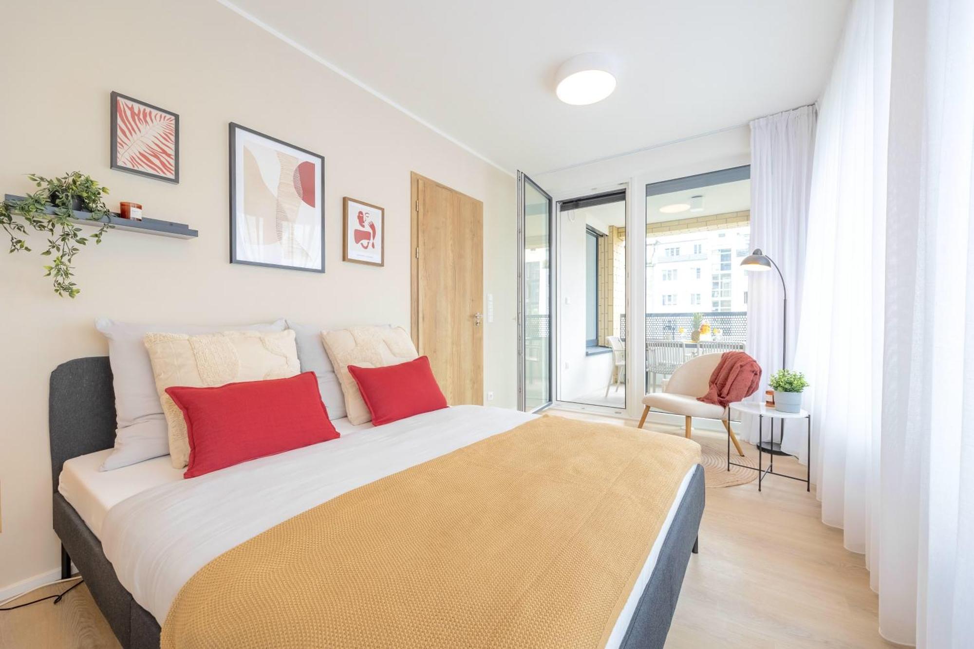 Apartmán Bright 2Br - 4Th Floor, Balcony, Free Parking By Gravity Praha Exteriér fotografie