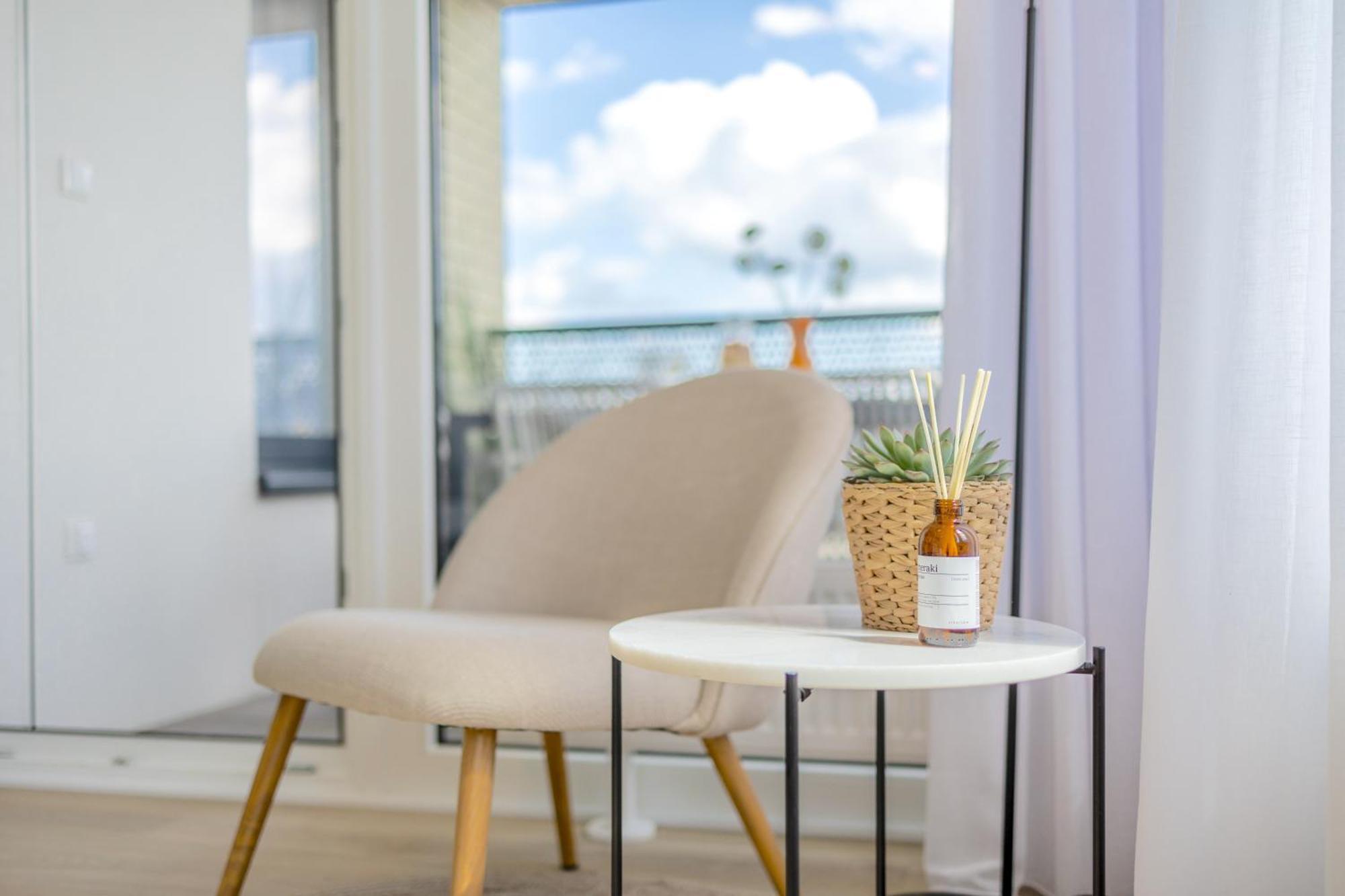 Apartmán Bright 2Br - 4Th Floor, Balcony, Free Parking By Gravity Praha Exteriér fotografie
