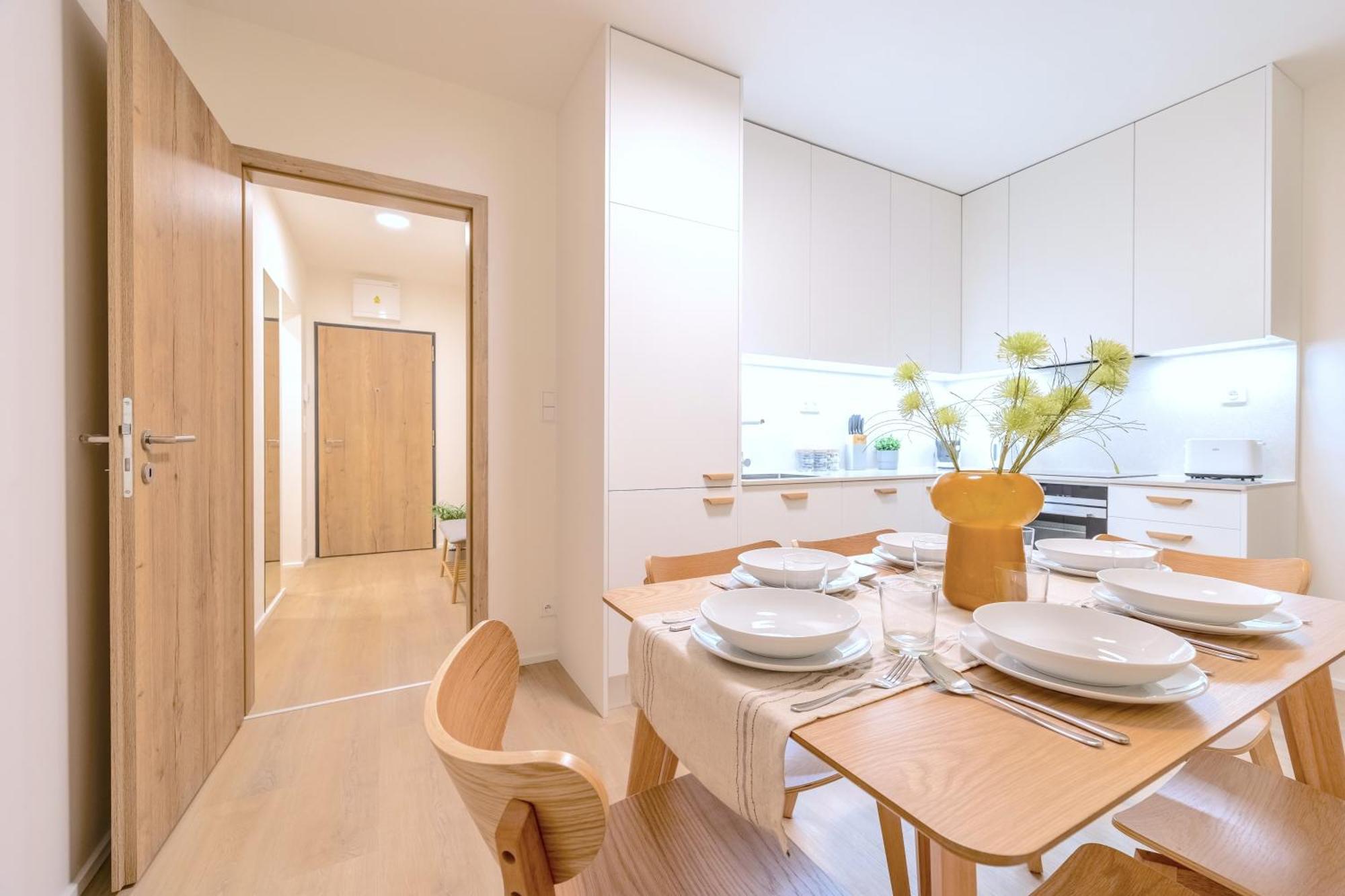 Apartmán Bright 2Br - 4Th Floor, Balcony, Free Parking By Gravity Praha Exteriér fotografie
