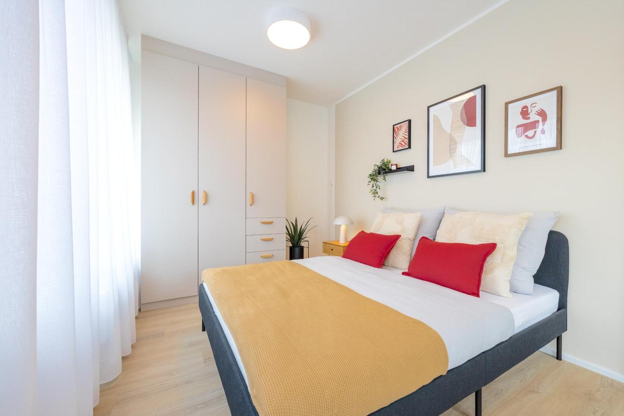 Apartmán Bright 2Br - 4Th Floor, Balcony, Free Parking By Gravity Praha Exteriér fotografie