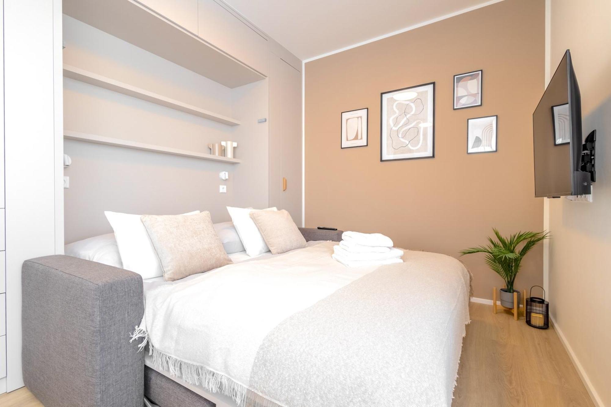 Apartmán Bright 2Br - 4Th Floor, Balcony, Free Parking By Gravity Praha Exteriér fotografie