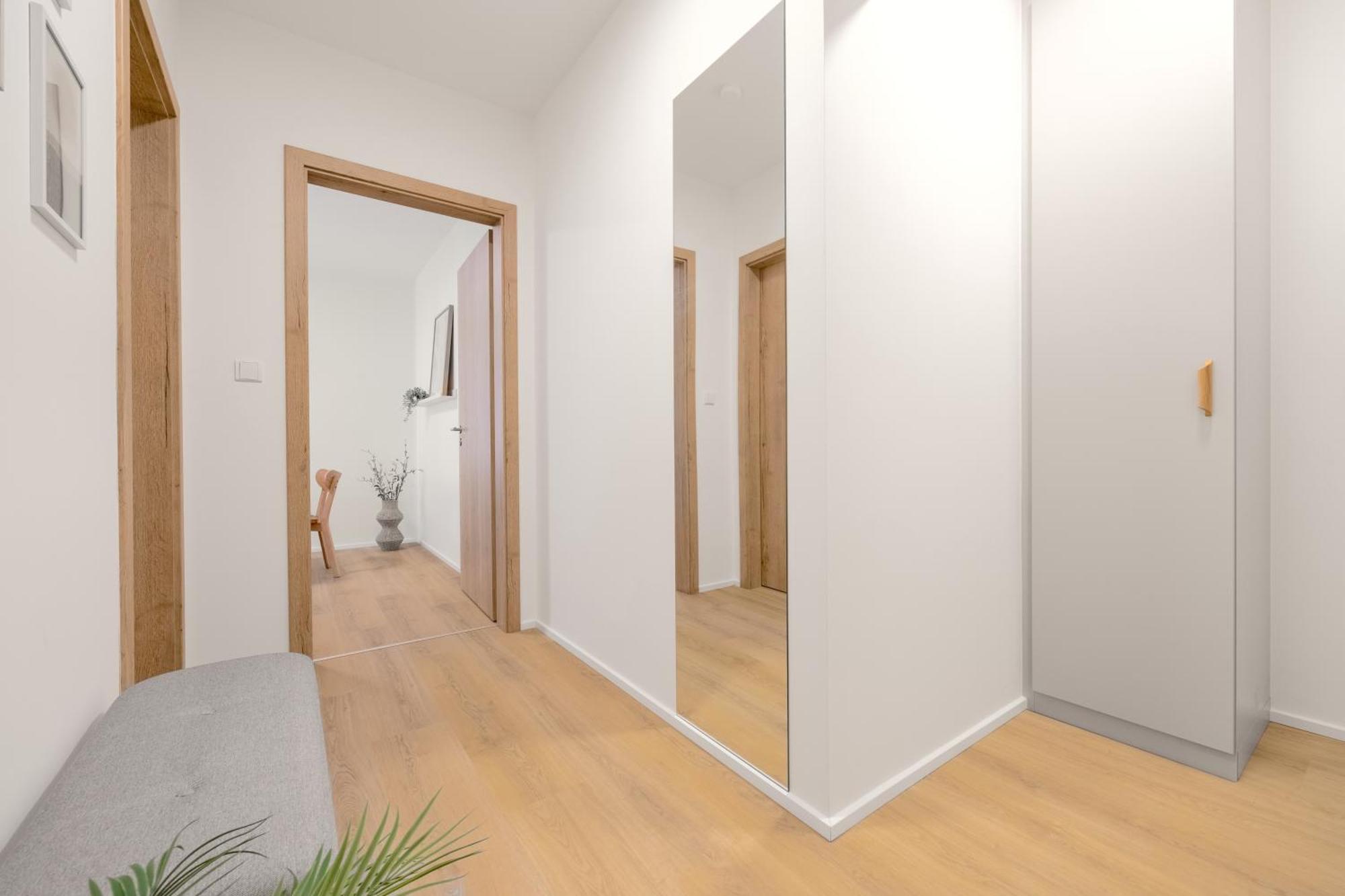 Apartmán Bright 2Br - 4Th Floor, Balcony, Free Parking By Gravity Praha Exteriér fotografie