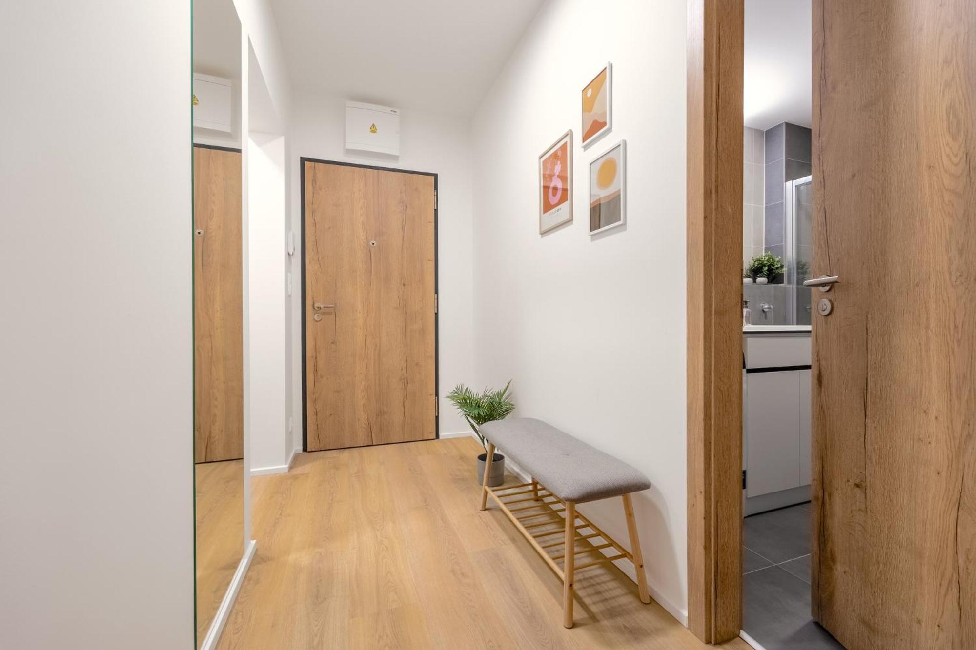 Apartmán Bright 2Br - 4Th Floor, Balcony, Free Parking By Gravity Praha Exteriér fotografie
