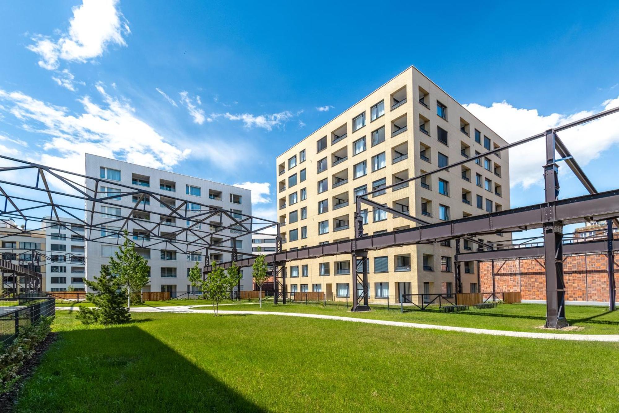 Apartmán Bright 2Br - 4Th Floor, Balcony, Free Parking By Gravity Praha Exteriér fotografie