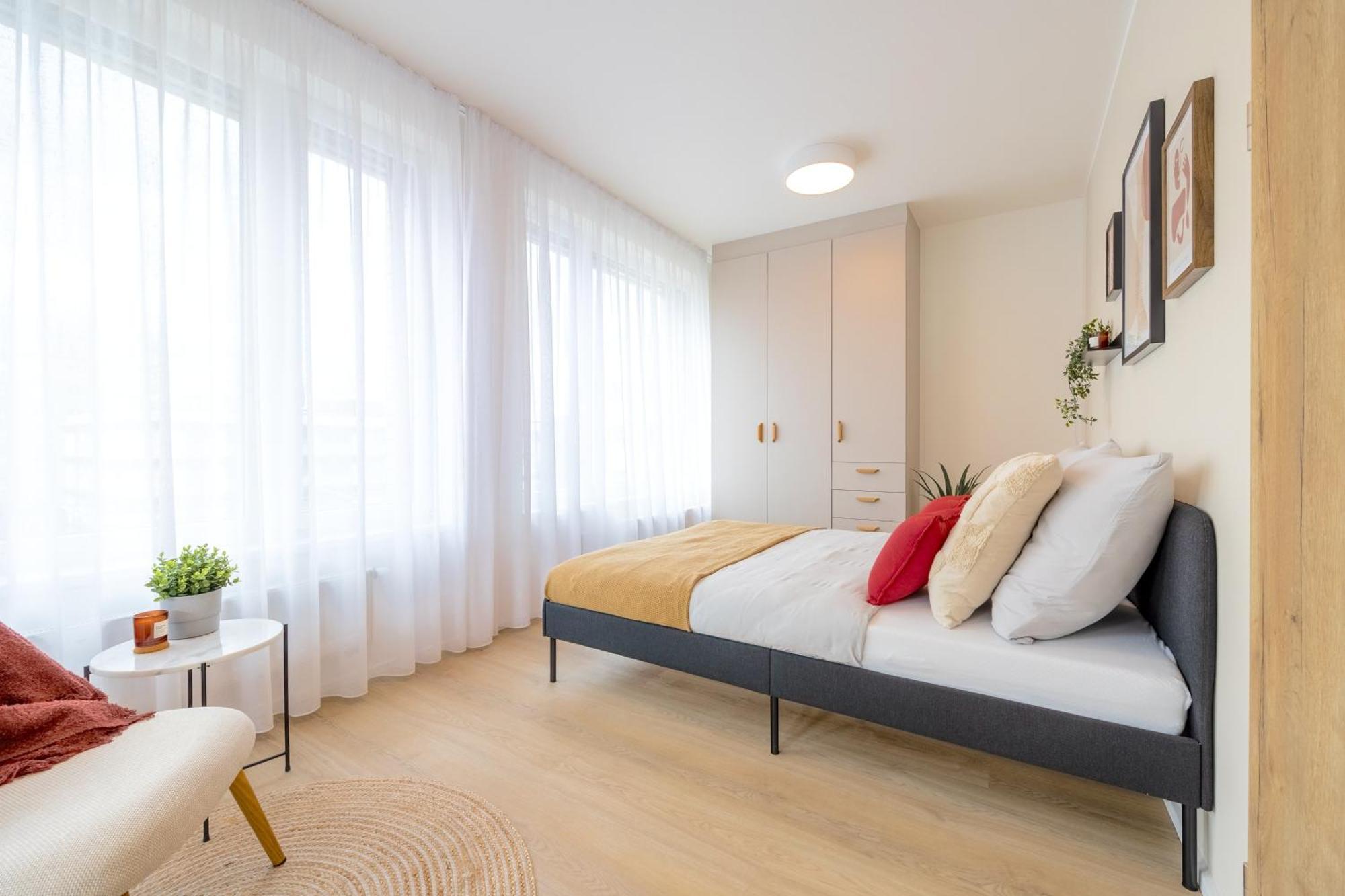 Apartmán Bright 2Br - 4Th Floor, Balcony, Free Parking By Gravity Praha Exteriér fotografie